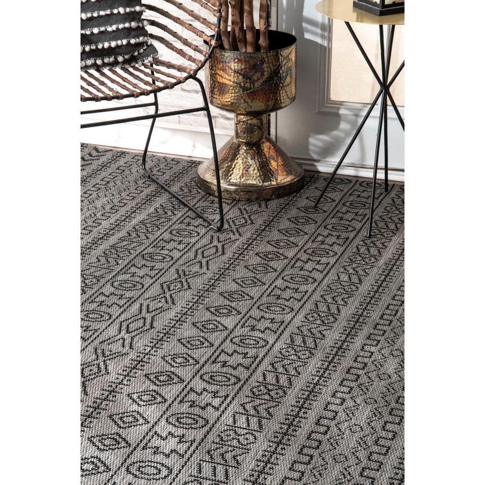 Gray Reversible Synthetic Rectangular Indoor/Outdoor Area Rug, 6' 3" x 9' 2"