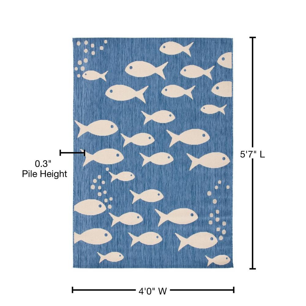Courtyard Chic Blue and Beige Easy-Care Outdoor Rug 4' x 5'-7"