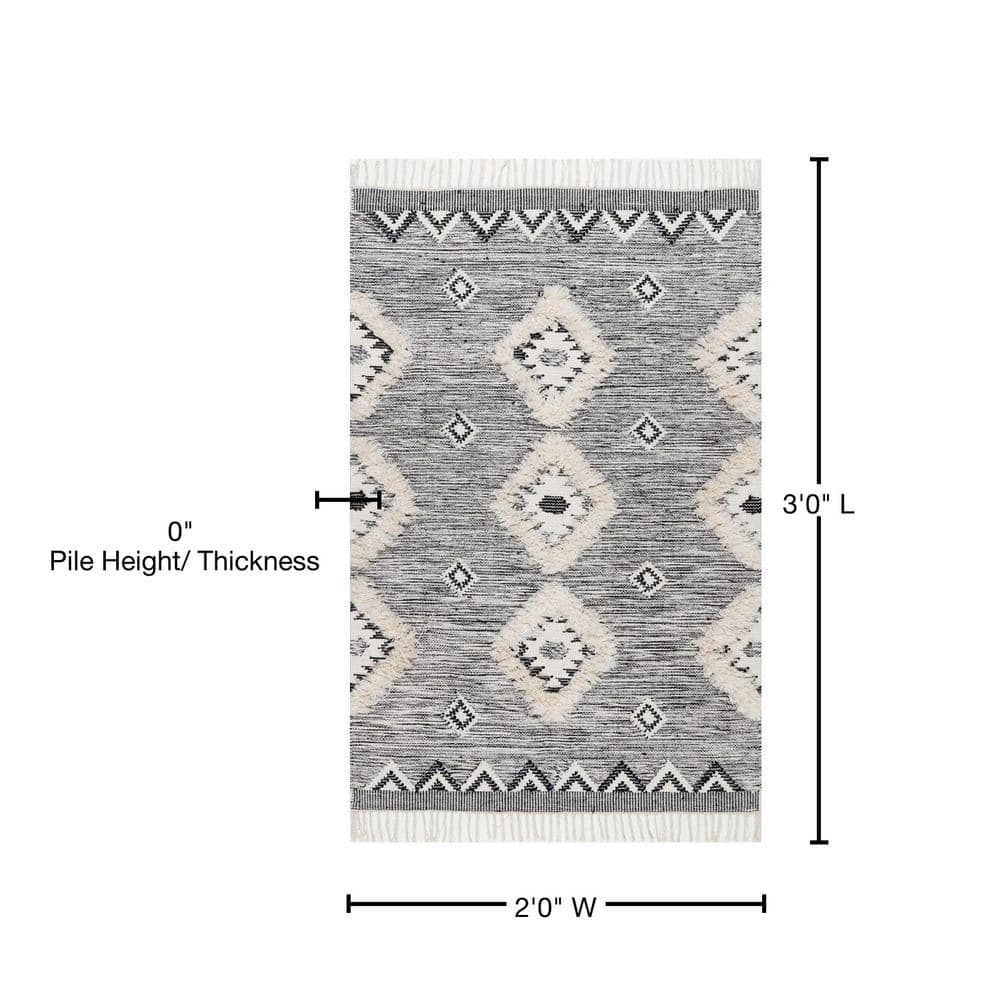 Handmade Braided Tassel Black Wool Shag Area Rug, 2' x 3'