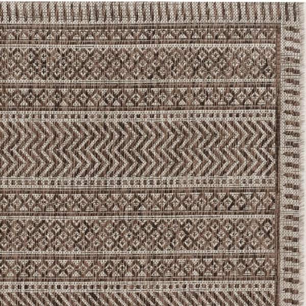 Isla Mocha 8 ft. Round Round Global Chevron Indoor/Outdoor Area Rug