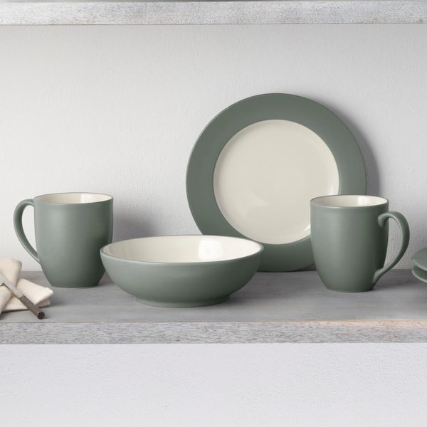 Colorwave Green 8.25 in. (Green) Stoneware Rim Salad Plates, (Set of 4)
