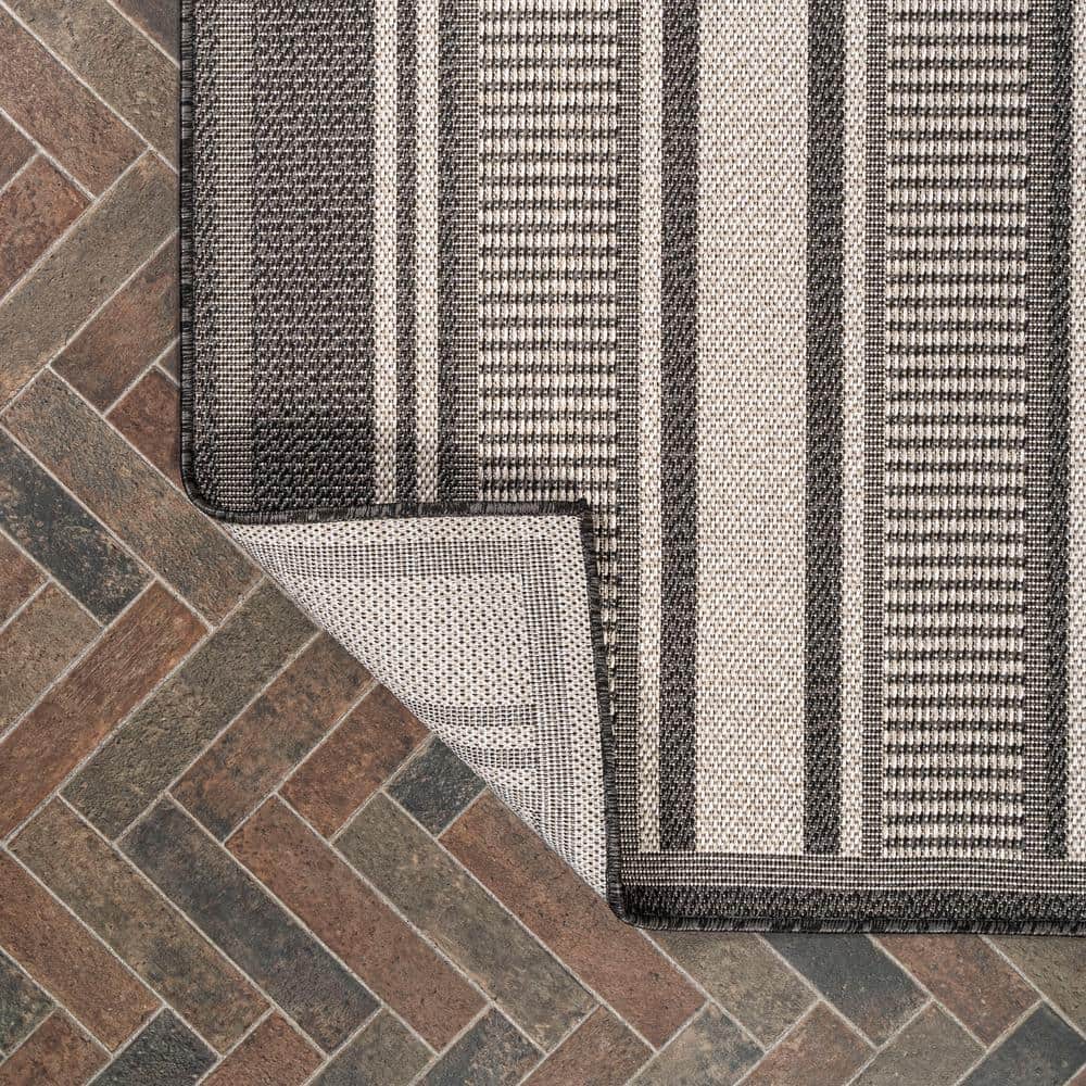 Haynes Minimalist Black and Cream Stripe 8' x 10' Synthetic Rug