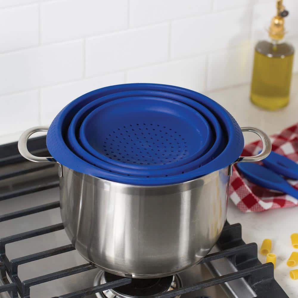 Blue 4-Quart Collapsible Silicone Colander