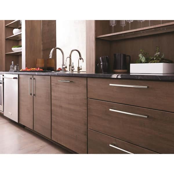 Versa 8-13/16 in. (224mm) Modern Polished Chrome Bar Cabinet Pull
