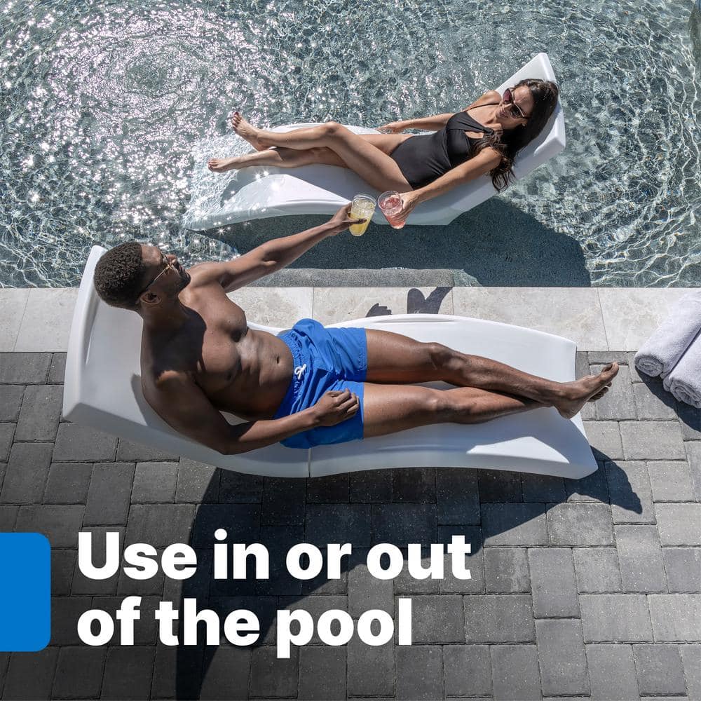 White Resin Ergonomic Poolside Chaise Lounger with Cushions