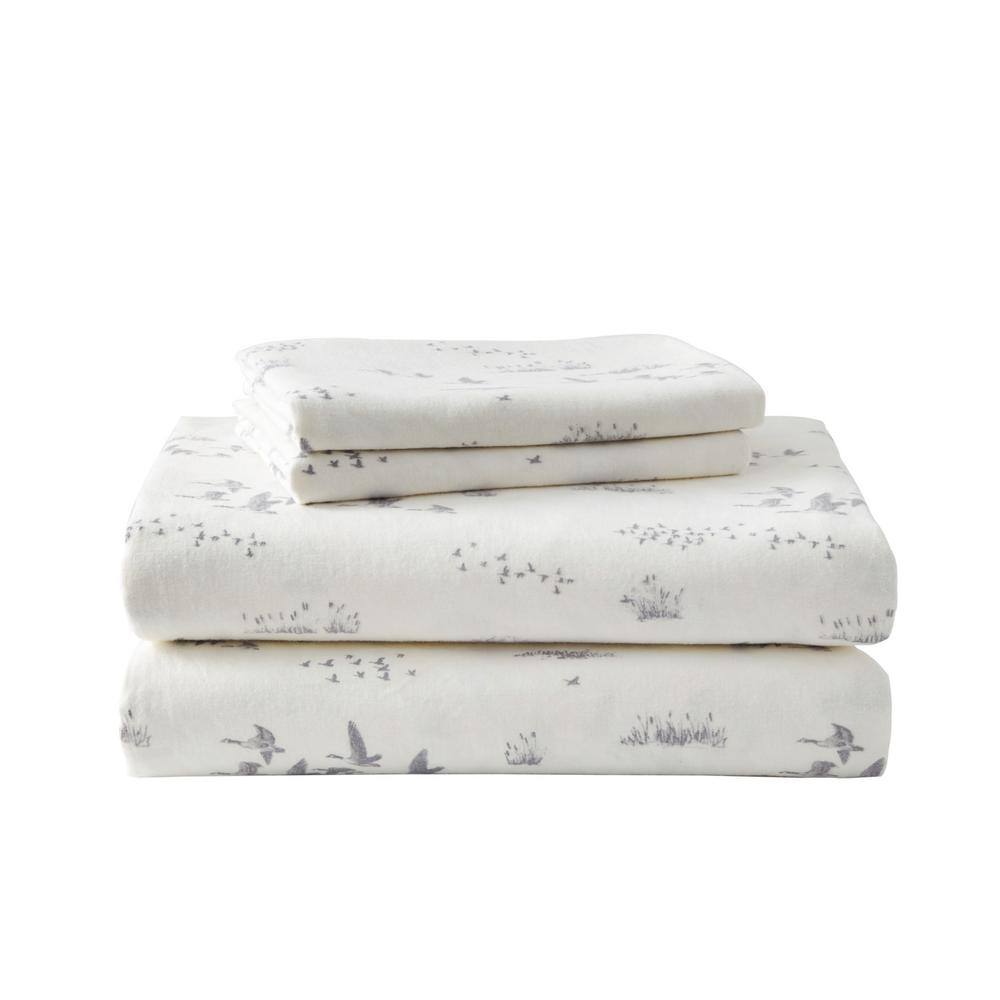 Full Ivory Cotton Flannel Sheet Set with Geese Meadow Pattern
