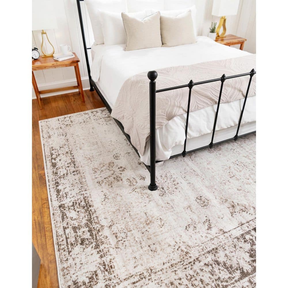 Ivory Elegance 8'x10' Rectangular Synthetic Rug