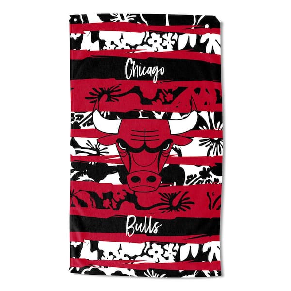 THE NORTHWEST GROUP NBA Bulls Cotton/Polyester Blend Graphic Multicolor Pocket Beach Towel