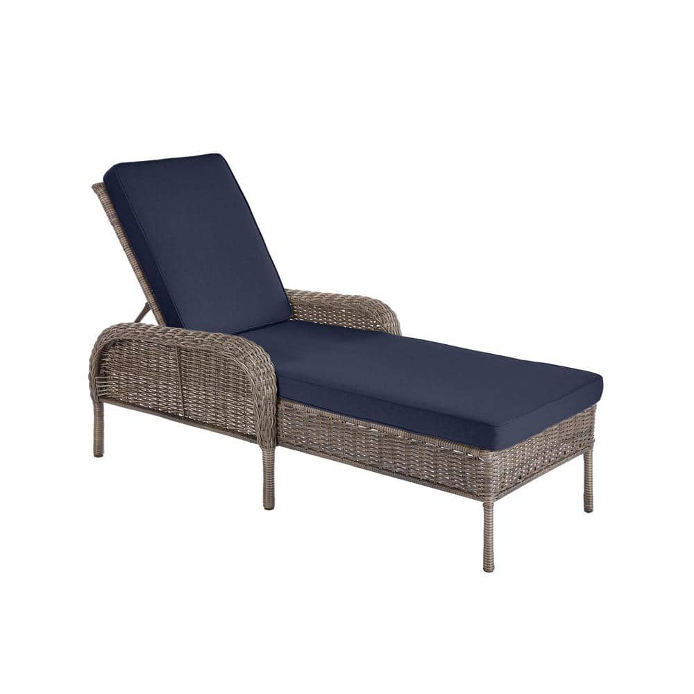 gray wicker chaise