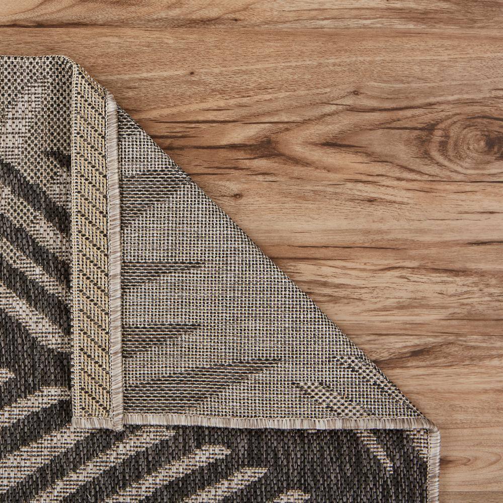 Captiva Coastal Black & Gray Palm Indoor/Outdoor Area Rug, 7'9" x 9'5"