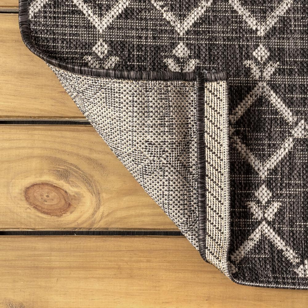 9' x 12' Black and Gray Geometric Synthetic Indoor/Outdoor Area Rug