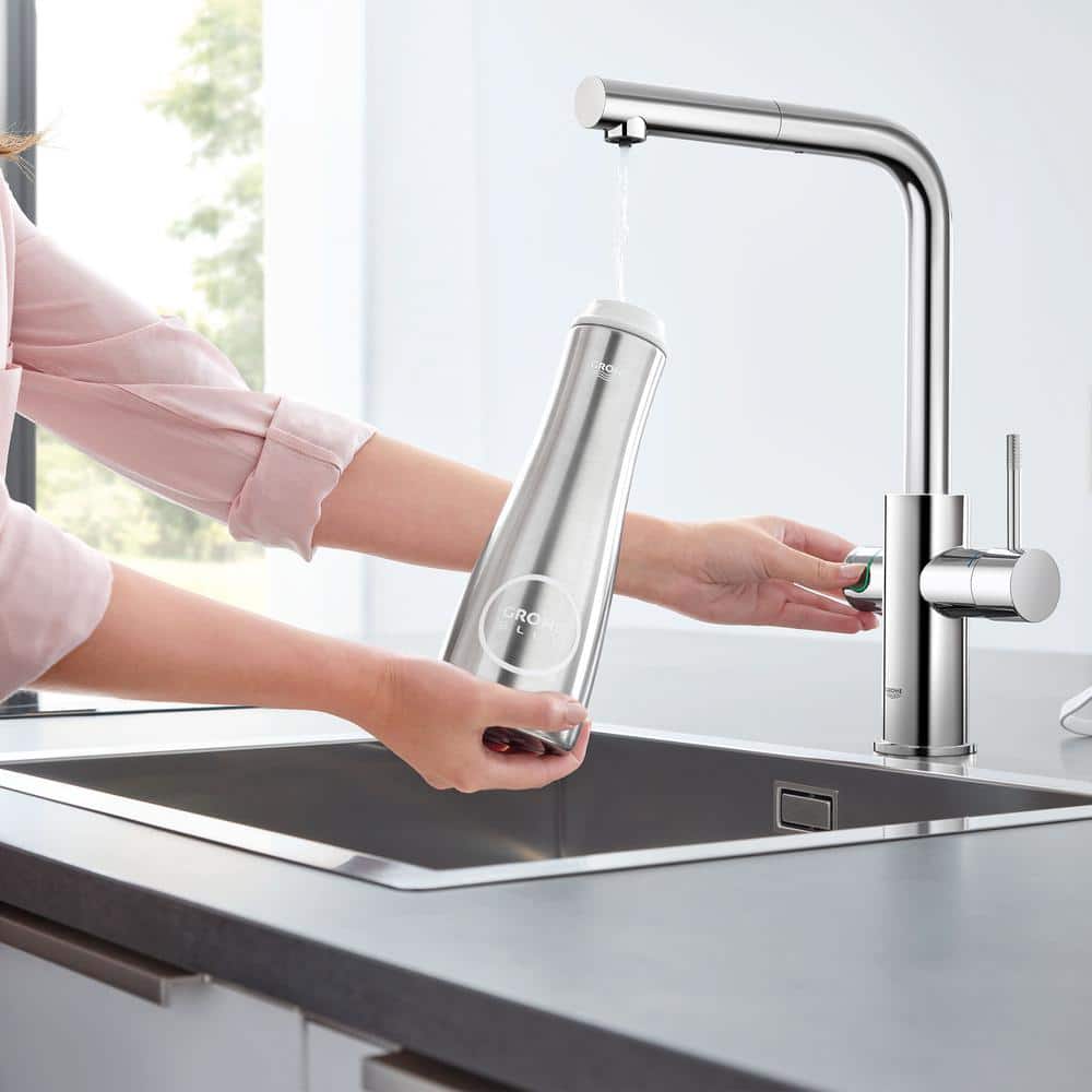 Starlight Chrome Single Handle Pull-Out Kitchen Faucet