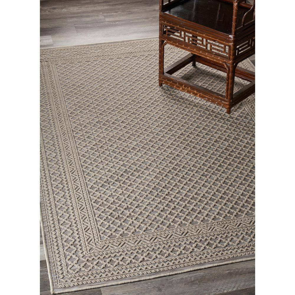 Reversible Geometric Trellis 5' x 7' Indoor/Outdoor Synthetic Rug
