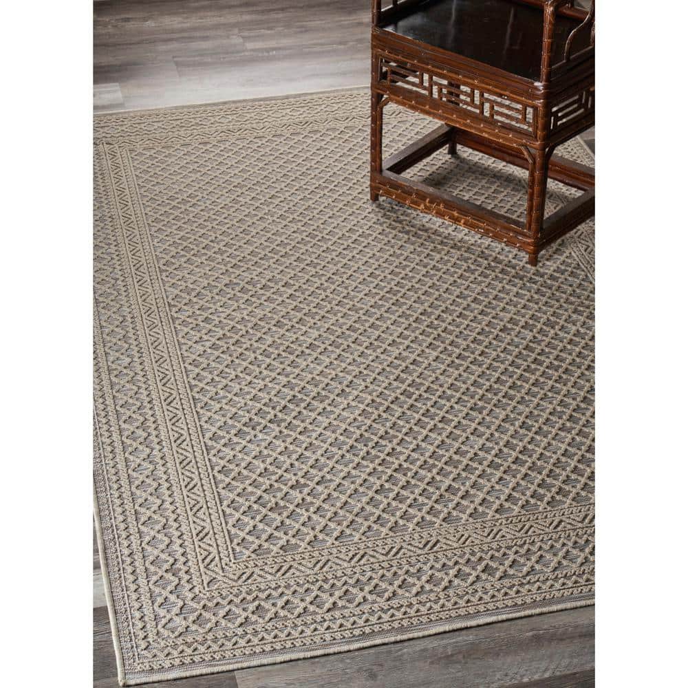 Reversible Geometric Trellis 5' x 7' Indoor/Outdoor Synthetic Rug