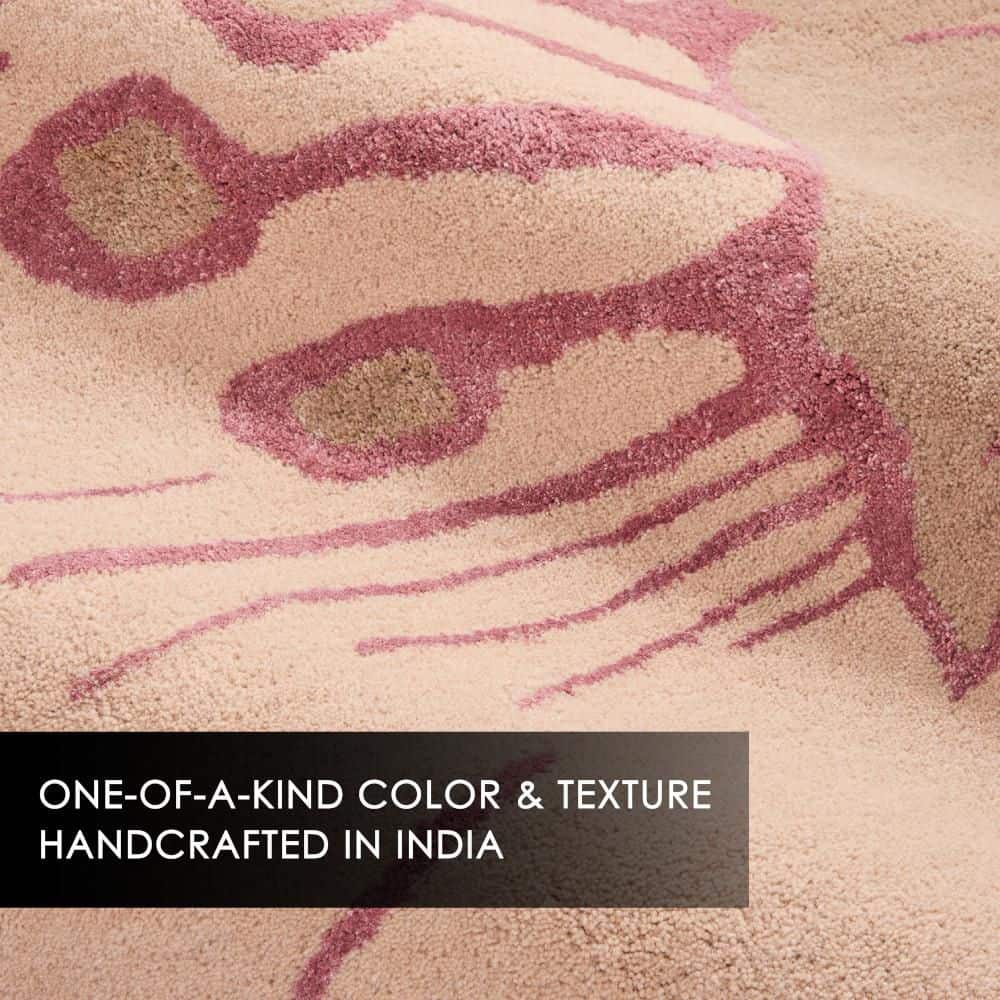 Hand-Tufted Rose Floral Wool and Viscose 6' x 9' Area Rug
