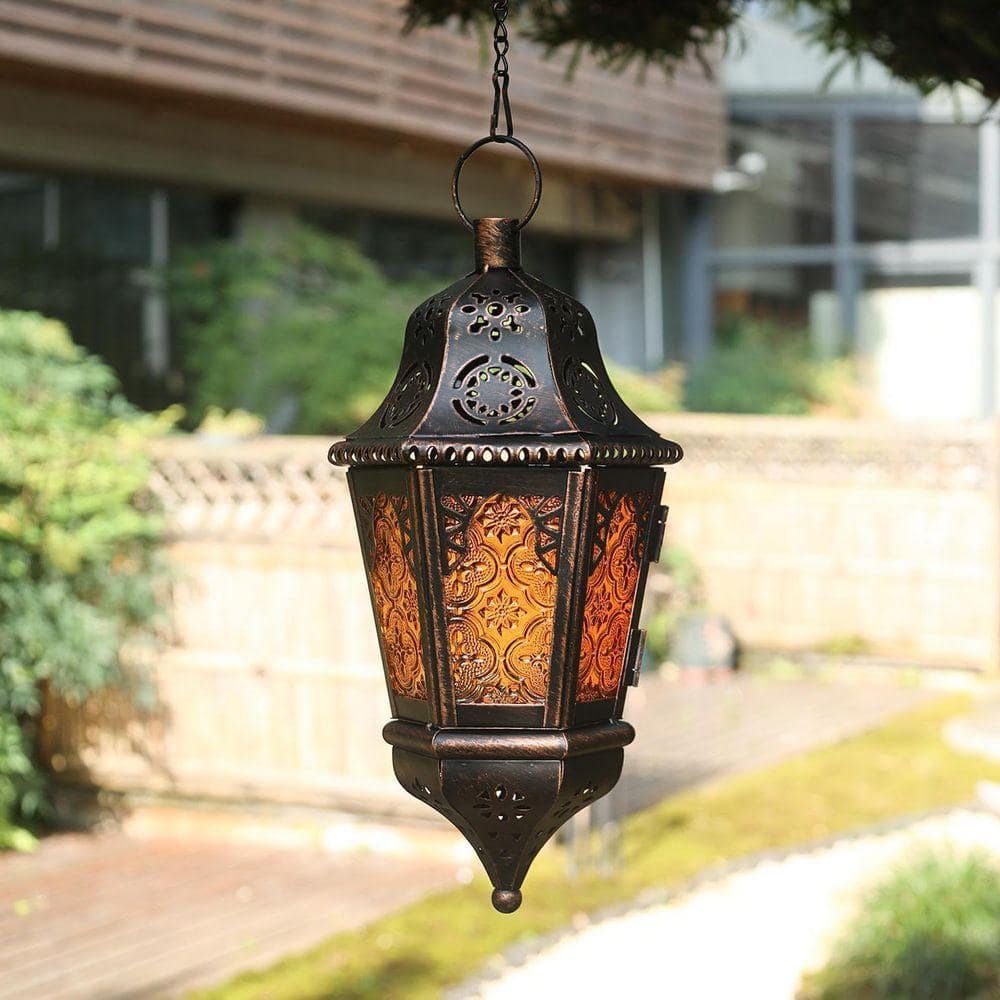 yellows-golds-outdoor-lanterns