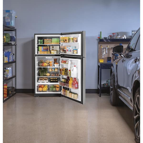 GE 21.9 cu. ft. Top Freezer Refrigerator in Fingerprint Resistant