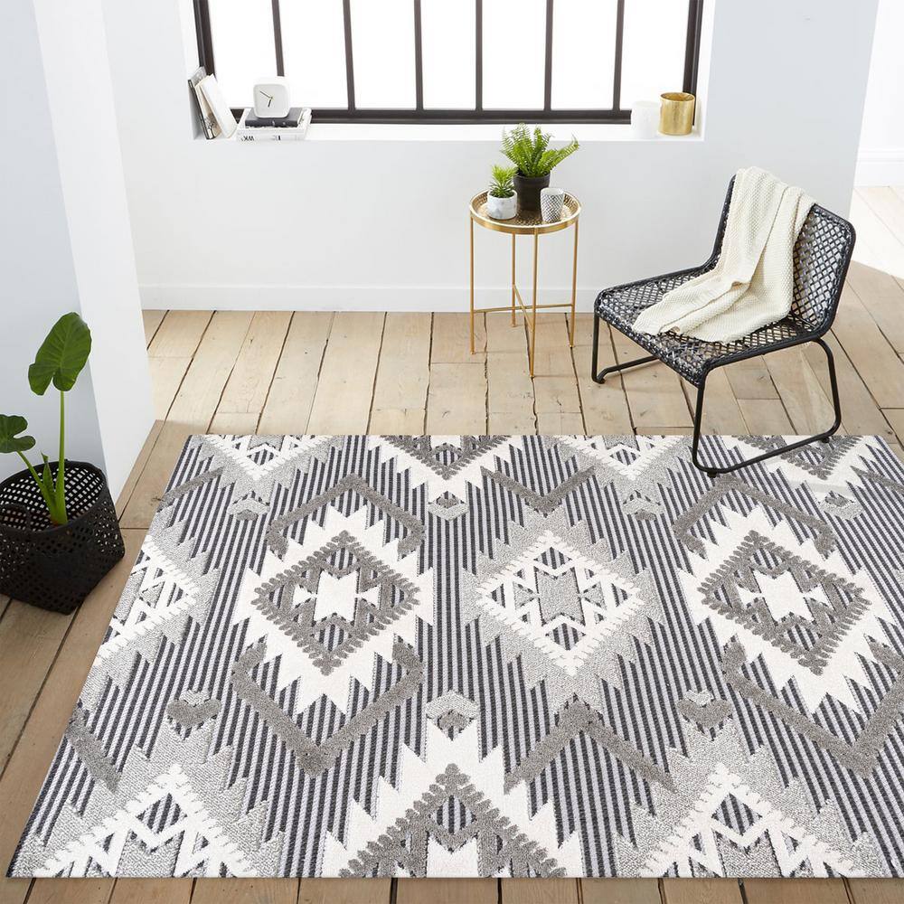 Modern Geometric Gray Synthetic 4'x6' Reversible Area Rug