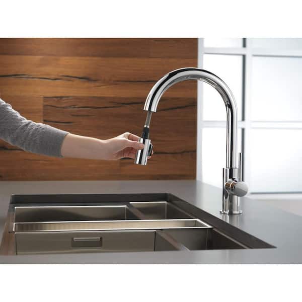 Delta Trinsic 15.69 in. H Pull Down Sprayer Kitchen Faucet with