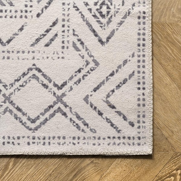 nuLOOM Kira Machine Washable Tribal Geometric Area Rug, Grey, 4x6 ft