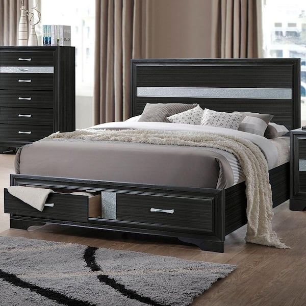 Acme Furniture Chelsie Gray Fabric and Black Queen Platform Bed