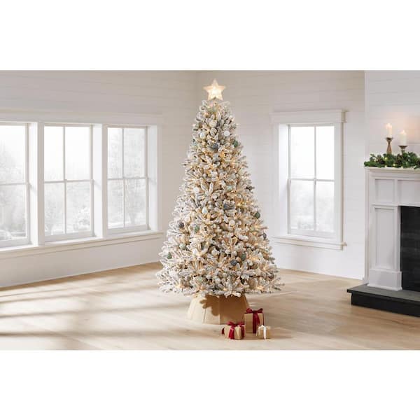 Home Accents Holiday 7.5 ft Starry Light Fraser Fir Flocked LED Pre-Lit  Artificial Christmas Tree 016017552052185 - The Home Depot