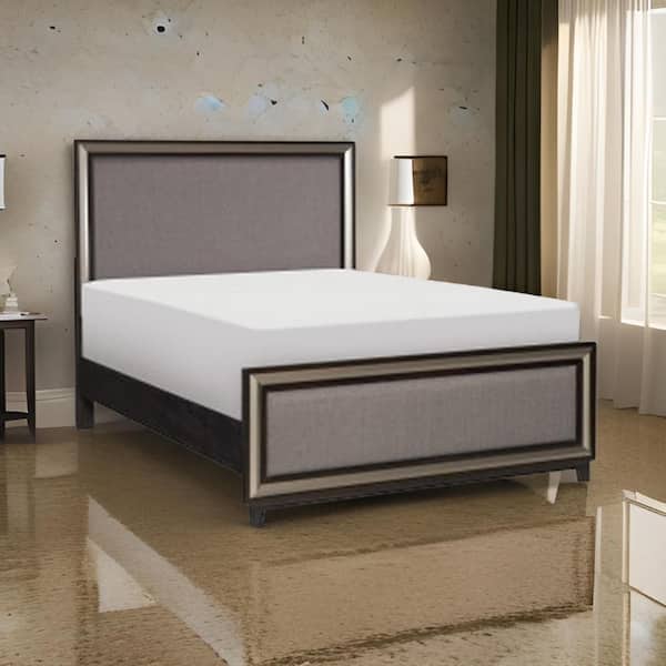 Uri Silver, Black and Gray Wood Frame Queen Size Platform Bed