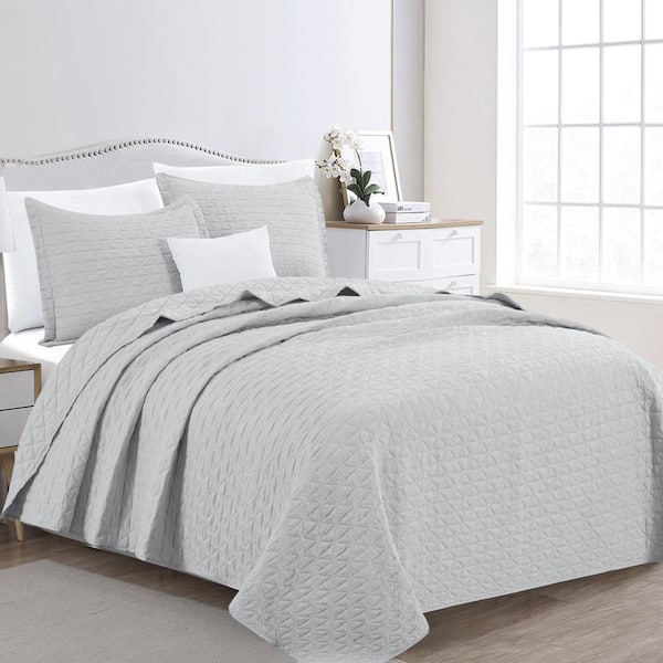 FRESHFOLDS Light Grey Full/Queen Plain Textured 3-Piece Quilt Set Microfiber Bedspread