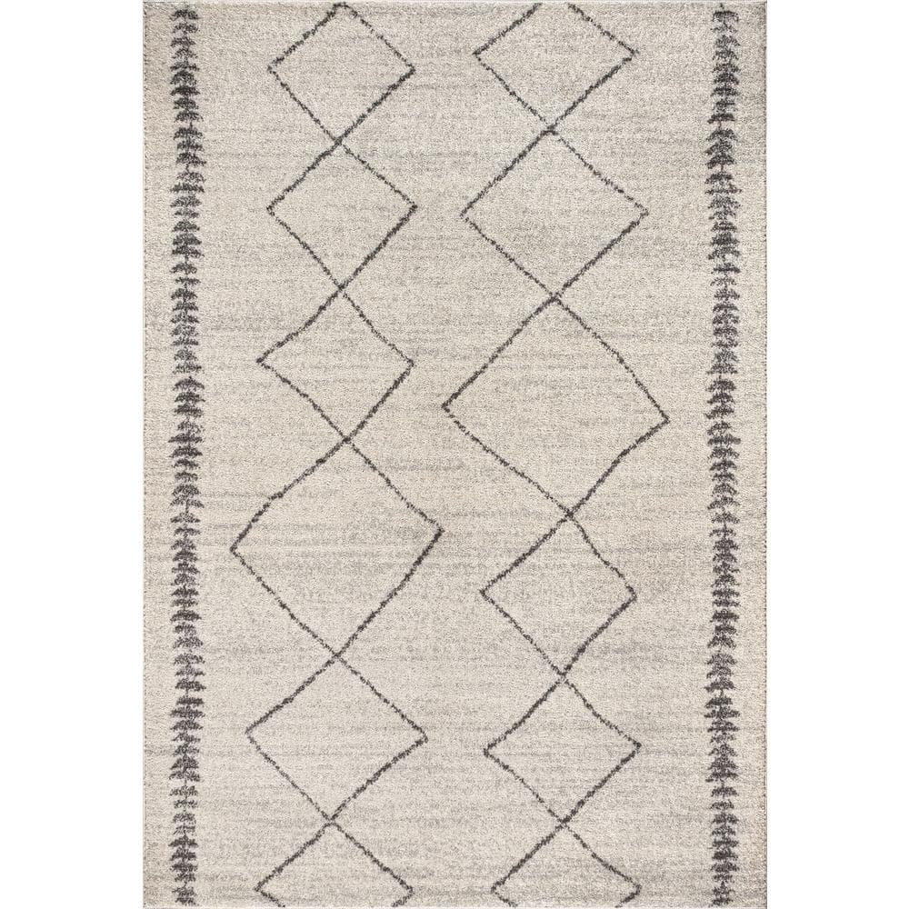 Gray and Ivory Geometric Rectangular Area Rug 3' x 5'