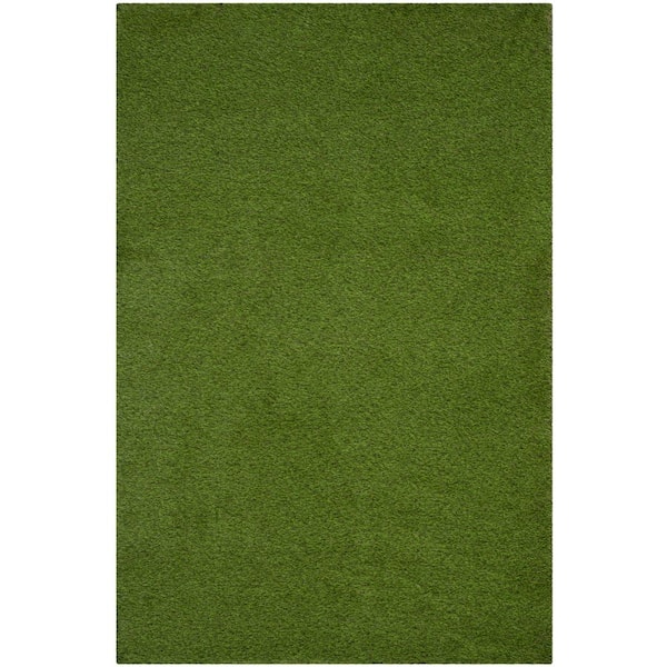 SAFAVIEH Turf Green 4 ft. x 6 ft. Solid Indoor/Outdoor Patio Area Rug
