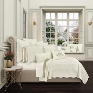 Monica Winter White Polyester King/Cal King 3-Piece Quilt Set