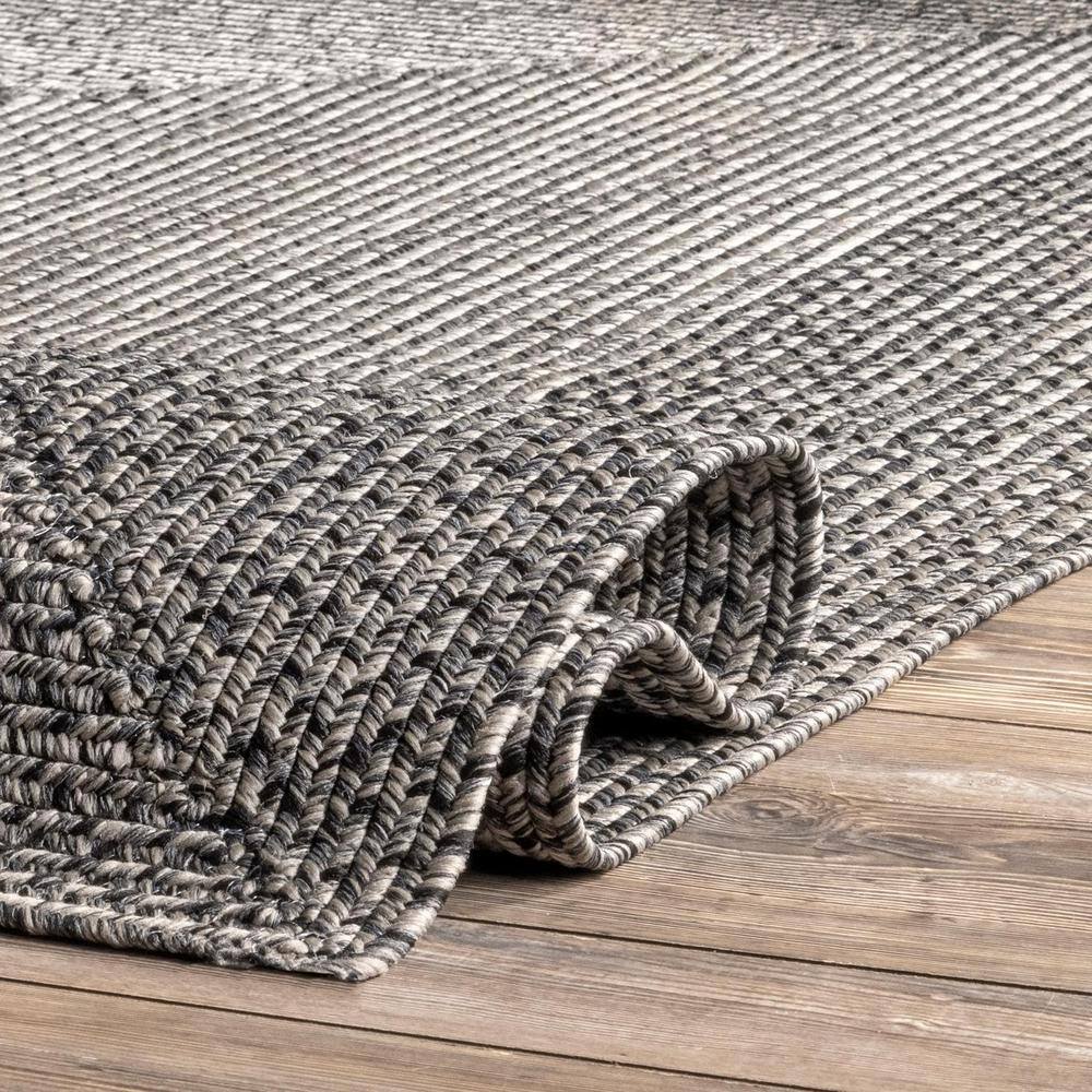 Charcoal Braided Synthetic 5x8 Indoor/Outdoor Area Rug