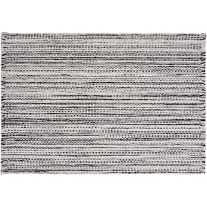 Mono 19 in. x 13 in. Black / White Fringed Cotton Placemat (Set of 4)