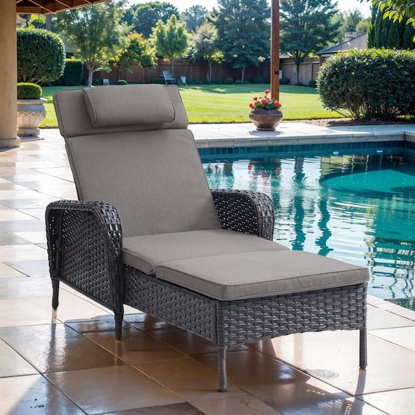 Opohoro ArcoBay 1-Piece Brown Wicker Outdoor Chaise Lounge Rattan Chaise Lounge with Olefin Gray Cushions