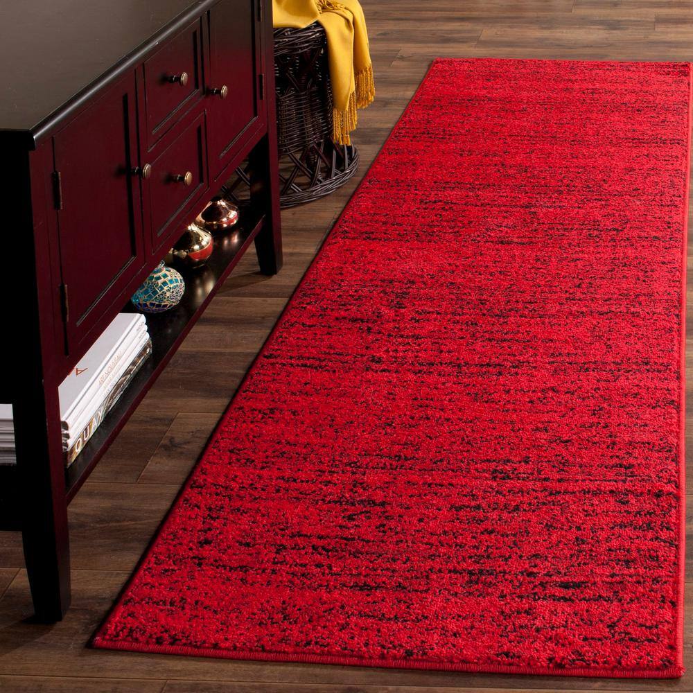Chic Lodge-Style 30" Square Red & Black Synthetic Rug