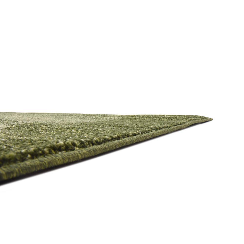 Easy-Care Tufted Synthetic 6' x 9' Rectangular Rug in Green