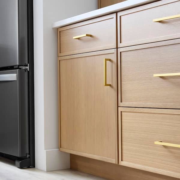 Leyton 24 in. W x 24 in. D x 34.5 in. H Ready to Assemble Plywood Slim Shaker Base Kitchen Cabinet in White Oak