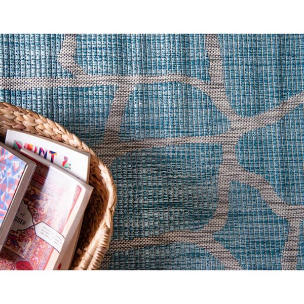 Outdoor Giraffe Aqua Blue 4 ft. Round Area Rug