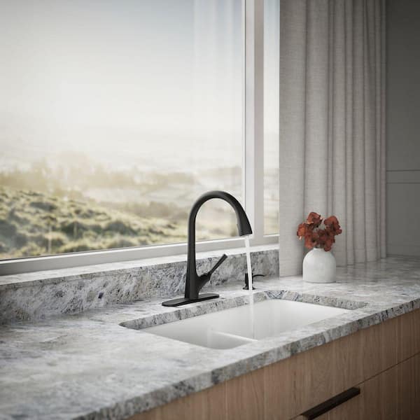 KOHLER Elmbrook Single-Handle Pull-Down Sprayer Kitchen Faucet in