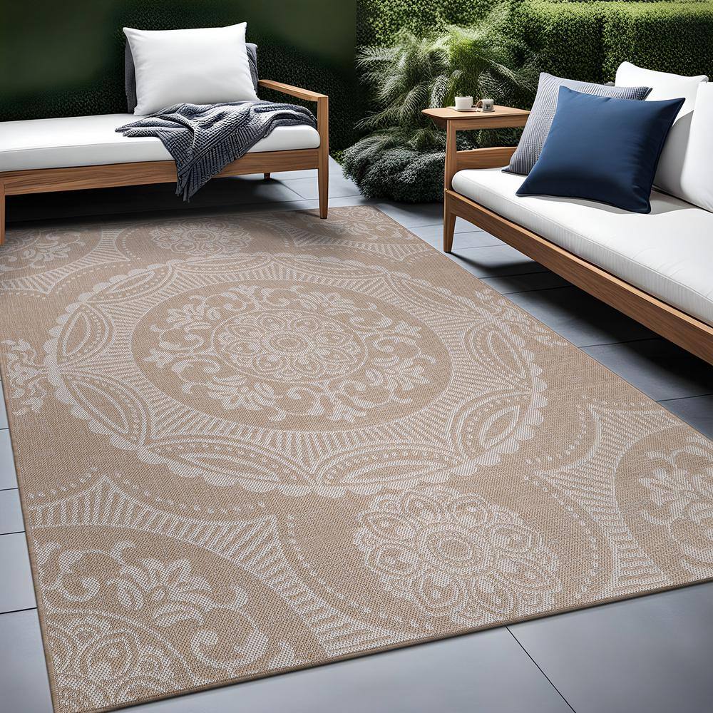 Beige and White Medallion Synthetic Indoor/Outdoor Rug 8' x 10'