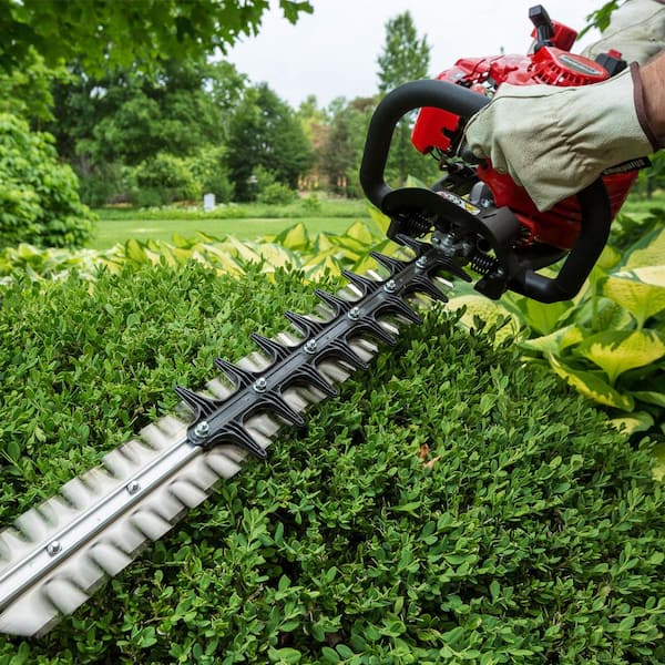 Shindaiwa 28 in. 21.2 cc Gas 2-Stroke Engine Hedge Trimmer DH235 