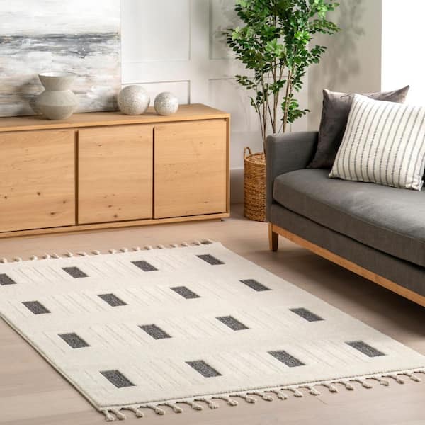 Paccia High-Low Modern Striped Tasseled Grey 5 ft. 3 in. x 7 ft. 6 in. Area Rug
