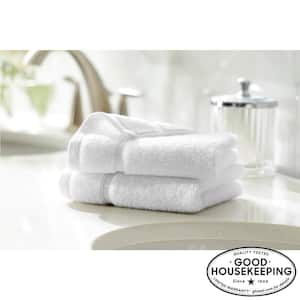 https://images.thdstatic.com/productImages/c932d37e-4c92-413f-8805-c7cce5d33232/svn/white-home-decorators-collection-bath-towels-nhv-8-0615-ww-64_300.jpg