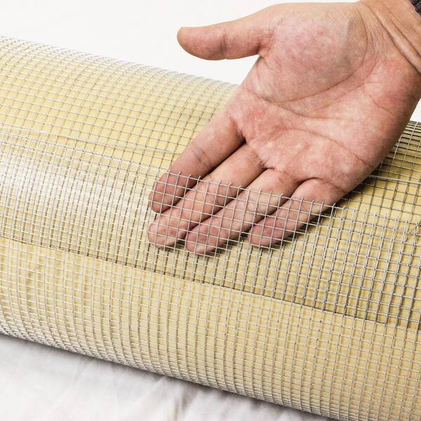 WELLFOR 3 ft. H x 100 ft. W Galvanized Iron 23-Gauge Chain Link Fabric Roll in Silver