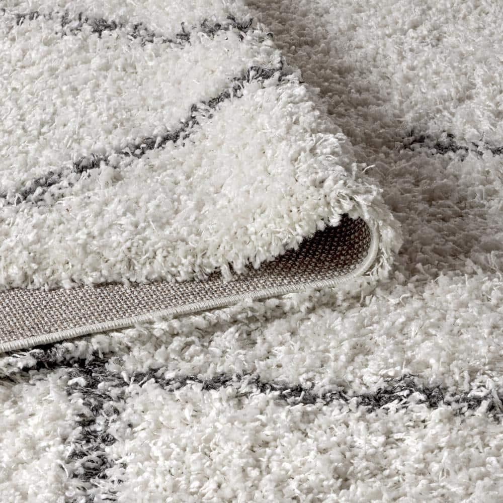 8' x 10' Grey and Ivory Trellis Shag Rug