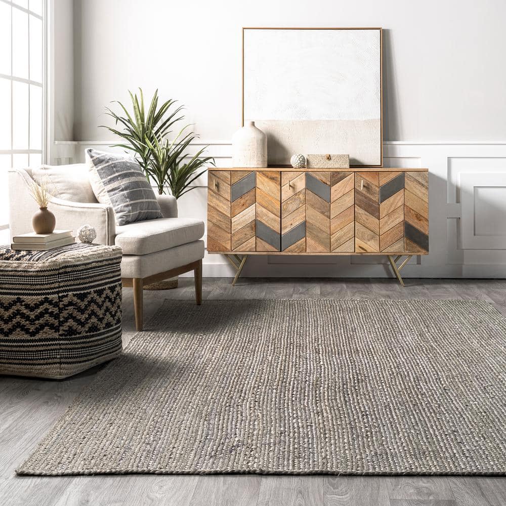Gray 4' x 6' Hand Woven Jute Farmhouse Area Rug
