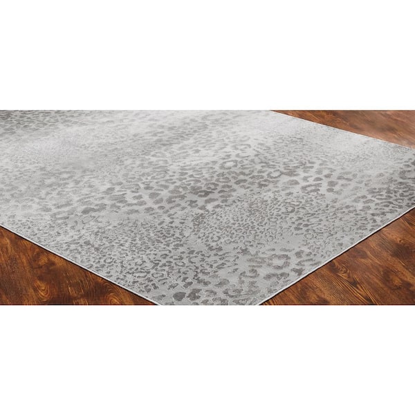 N Natori Serengeti Grey Leopard 2 ft. x 3 ft. Animal Print Area Rug