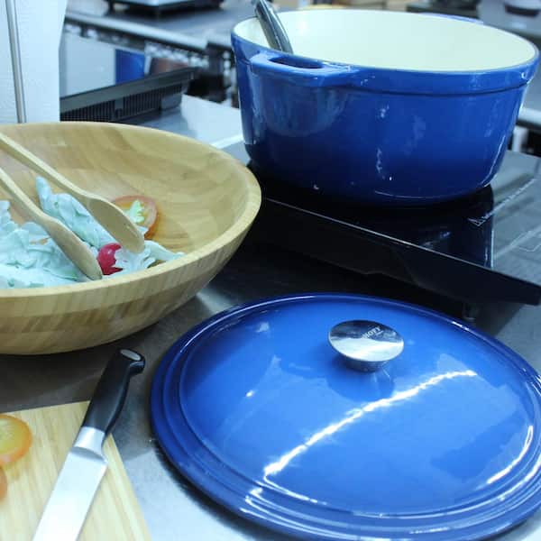 https://images.thdstatic.com/productImages/c9d76ea8-1280-4f35-beec-f95eb8dd65e2/svn/blue-berghoff-casserole-dishes-2211286a-31_600.jpg