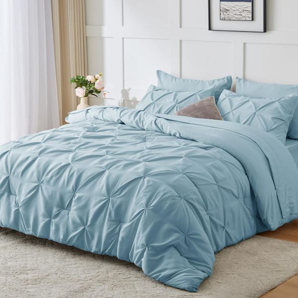 Unbranded 7-Pieces Light Blue Queen Size Microfiber Comforter Set w/ Comforter, Flat Sheet, Fitted Sheet and Pillowcases and Shams