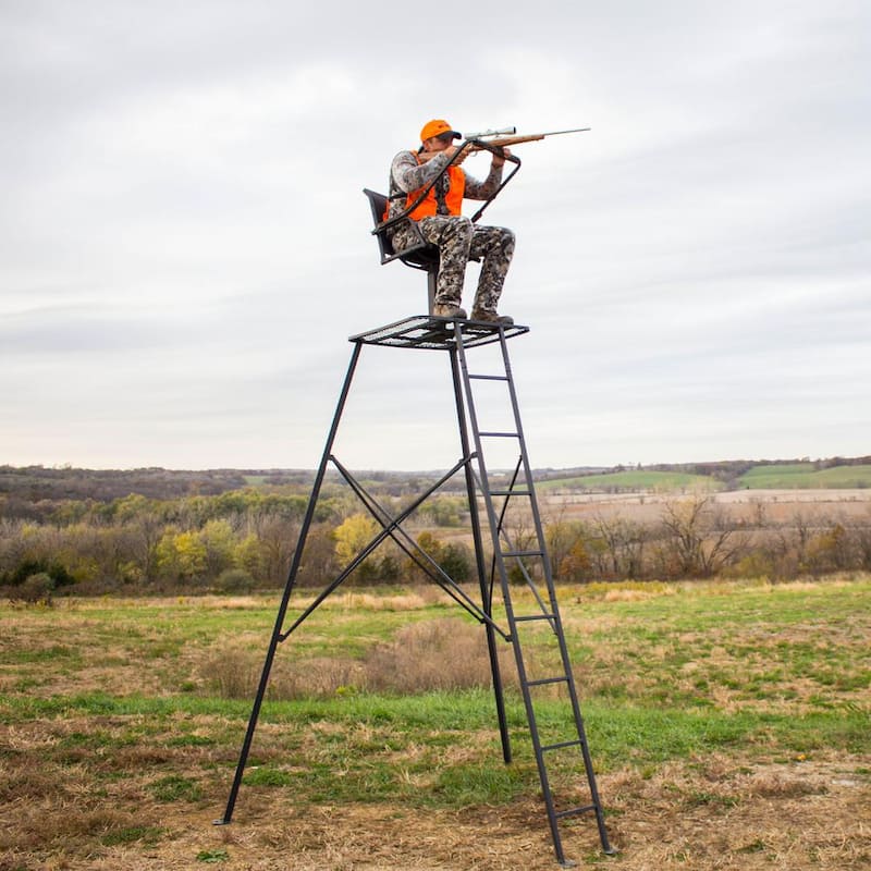 Tripod Hunting Ladderstand with Swiveling Seat